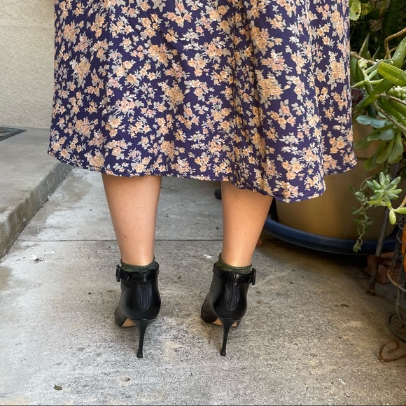 Vintage black Manolo Blahnik booties - Picture 10 of 16